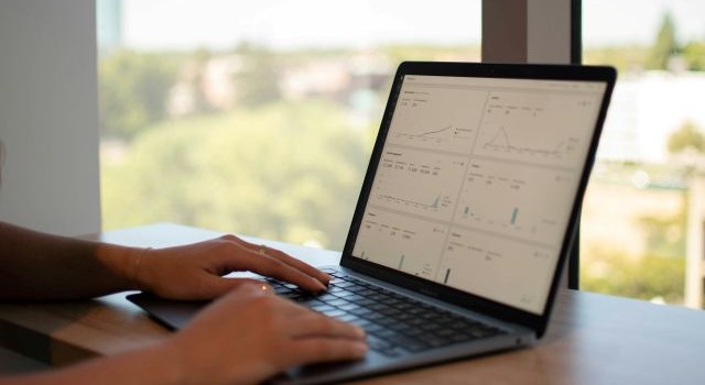 >WEBマーケティングが必要な理由と成功に導くためのポイント